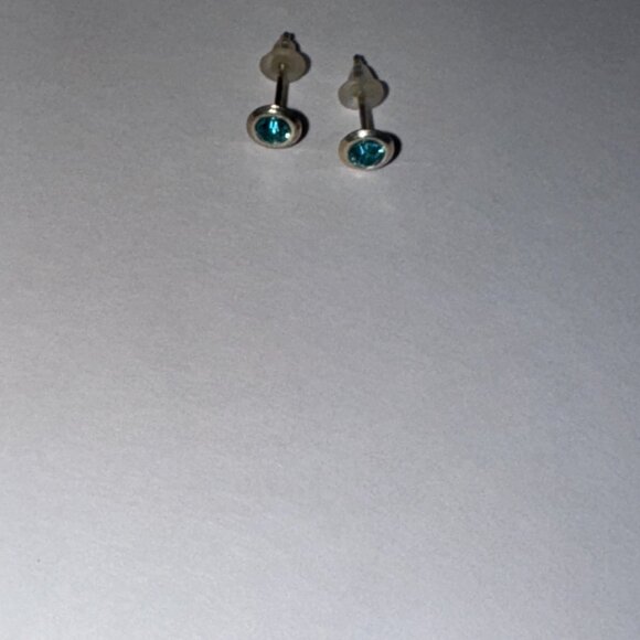 5 Mm Round Aqua Blue Cz And Sterling Post Earrings - Picture 8 of 11